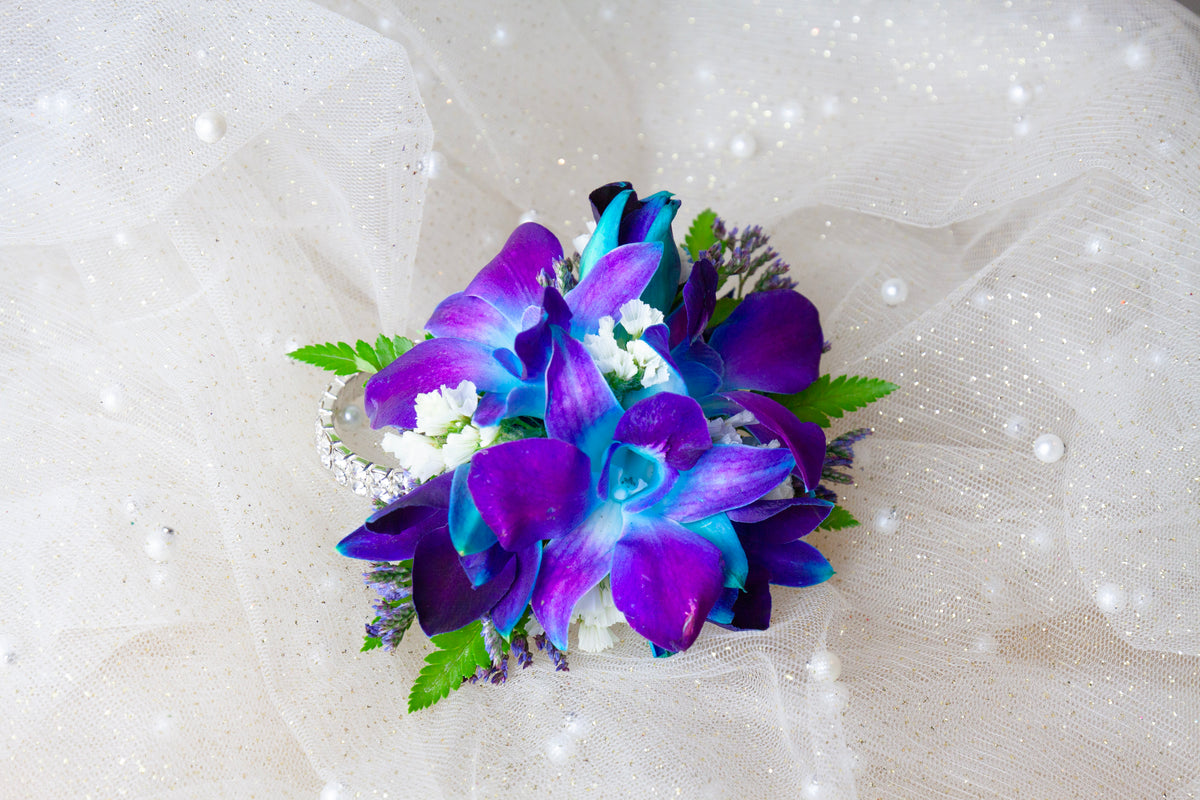 Aurora Dreams Corsage & Matching Buttonhole Set